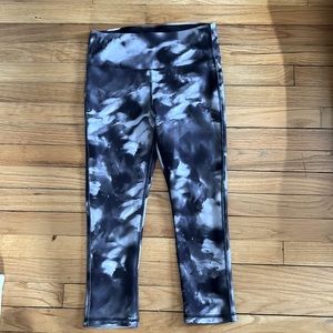 Marina Sport Black & Gray Camo Capri workout Pants